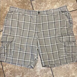 Tan & Gray Size 44 Cargo Shorts with Plaid Design